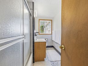 14 Clearview Dr, Framingham MA 01701