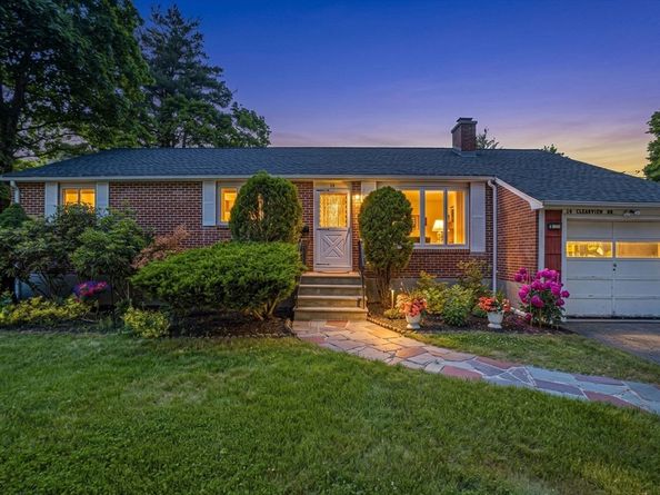 14 Clearview Dr, Framingham MA 01701