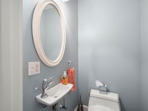 10 Barclay Road, Boston MA 02132