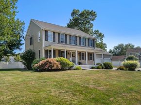 26 Crabtree Lane, Abington MA 02351
