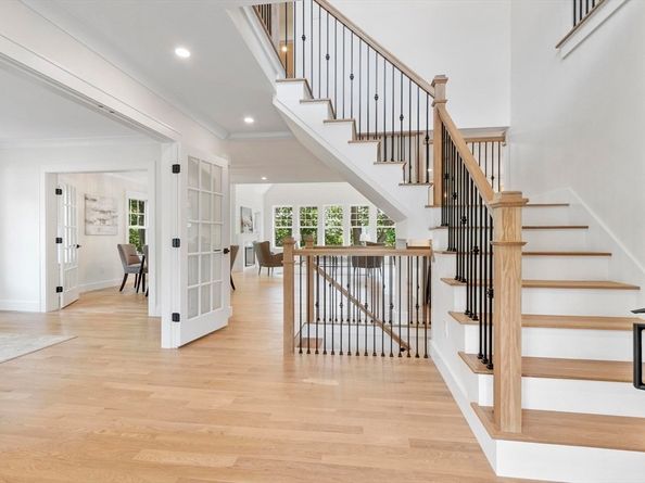 196 Doty St, Waltham MA 02452