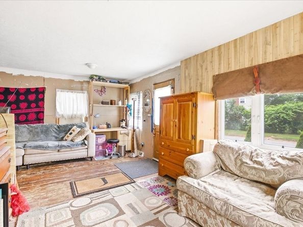 2 Hillwood Ave, Stoughton MA 02072
