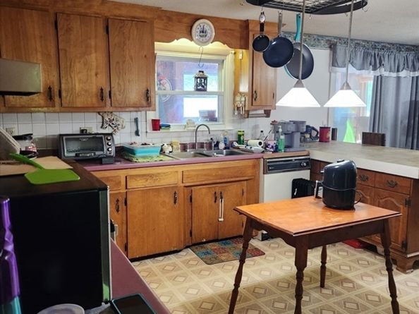 133 Woodlawn Rd, Athol MA 01331
