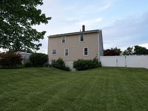 7 Rolling Ridge Rd, Rutland MA 01543