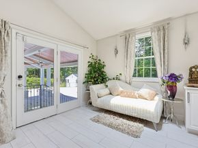 23 Goodnow Lane, Framingham MA 01702