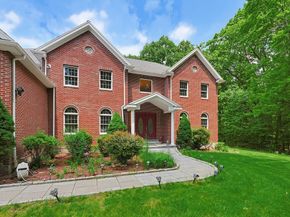 23 Goodnow Lane, Framingham MA 01702