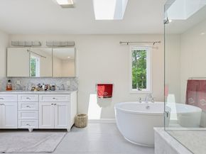 23 Goodnow Lane, Framingham MA 01702