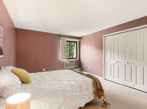 5 Hallmark Gardens 12, Burlington MA 01803