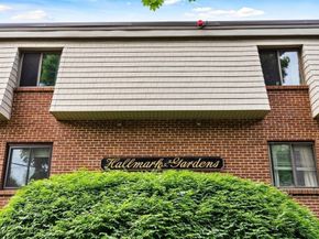 5 Hallmark Gardens 12, Burlington MA 01803