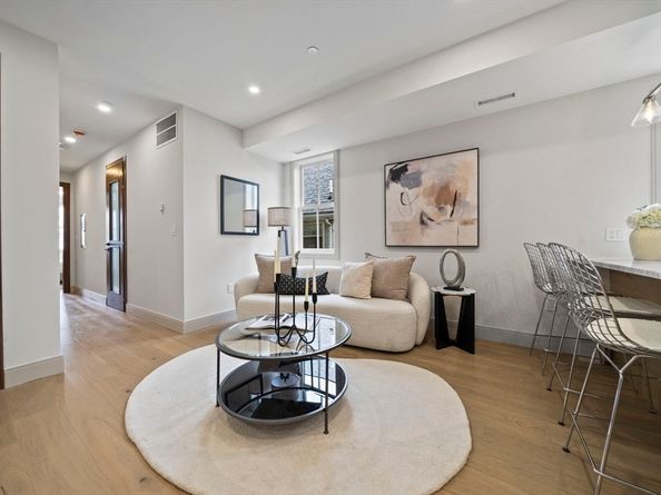273 Havre 3, Boston MA 02128