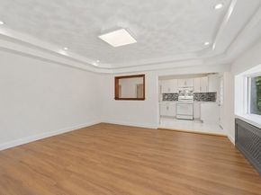 11 3rd Ave, Chelmsford MA 01863