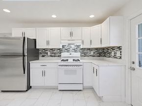 11 3rd Ave, Chelmsford MA 01863