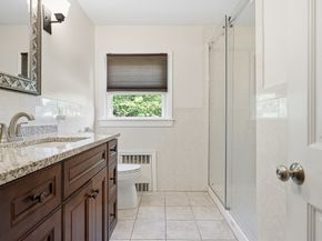 22 Maxdale Rd, Worcester MA 01602
