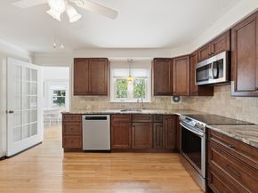 22 Maxdale Rd, Worcester MA 01602
