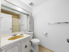 48 Bigelow Ave 28, Watertown MA 02472