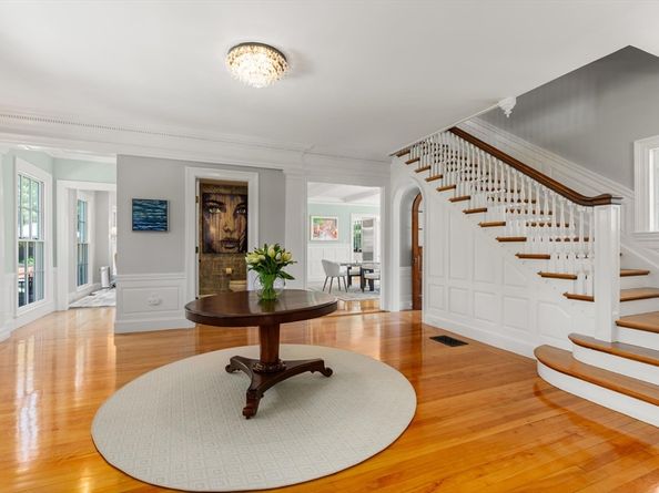 10 Burnham Rd, Newton MA 02465
