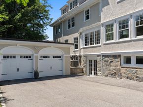 10 Burnham Rd, Newton MA 02465