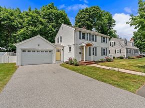 9 Chapman Rd, Wakefield MA 01880