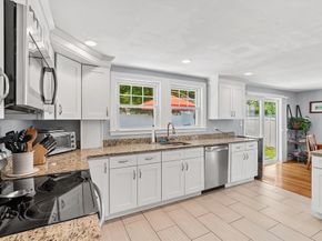 9 Chapman Rd, Wakefield MA 01880