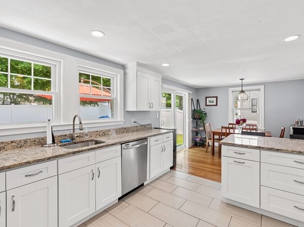 9 Chapman Rd, Wakefield MA 01880