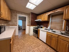 18 Pleasant St, Fitchburg MA 01420