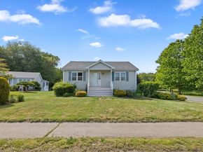 90 Crystal Water Dr 90, East Bridgewater MA 02333