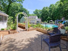 101 Hunter Rd, Uxbridge MA 01569