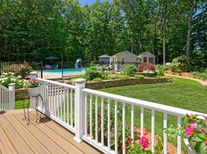 101 Hunter Rd, Uxbridge MA 01569