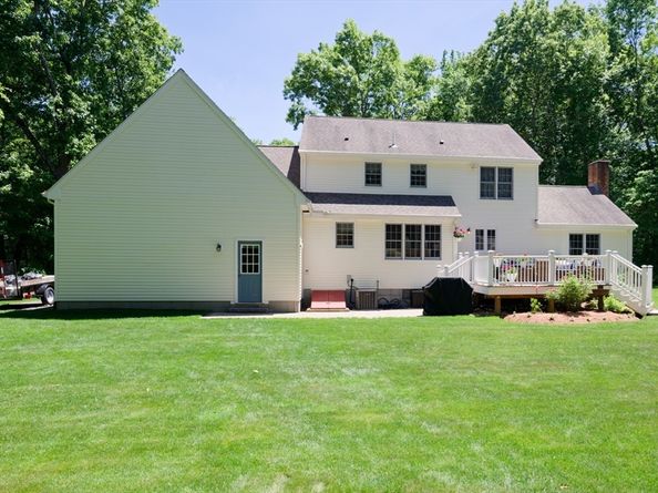 101 Hunter Rd, Uxbridge MA 01569