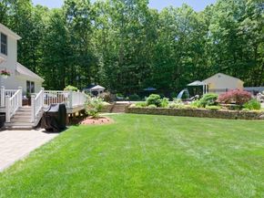 101 Hunter Rd, Uxbridge MA 01569