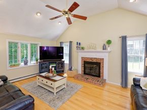101 Hunter Rd, Uxbridge MA 01569