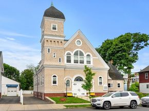 143 Burrill St 102, Swampscott MA 01907