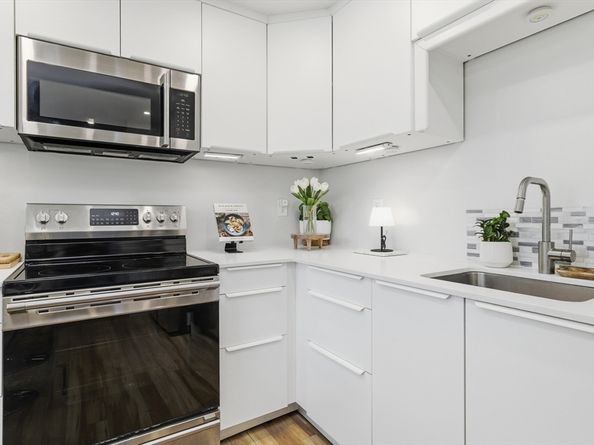 64 Dunbar St, Brockton MA 02302