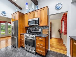 27 Randy Rd, Framingham MA 01701