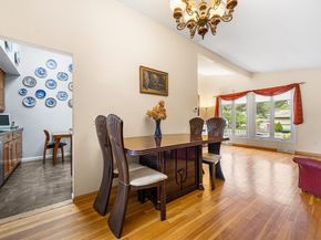 27 Randy Rd, Framingham MA 01701