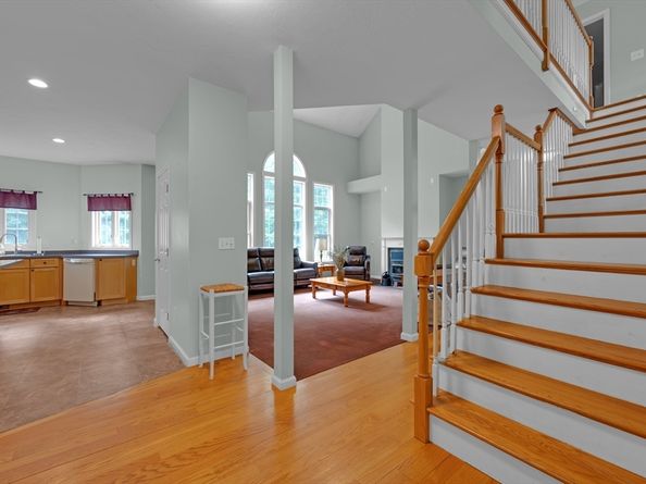 16 Lindsey Ln, Charlton MA 01507