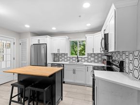 178 Tremont St, Carver MA 02330