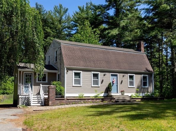 178 Tremont St, Carver MA 02330