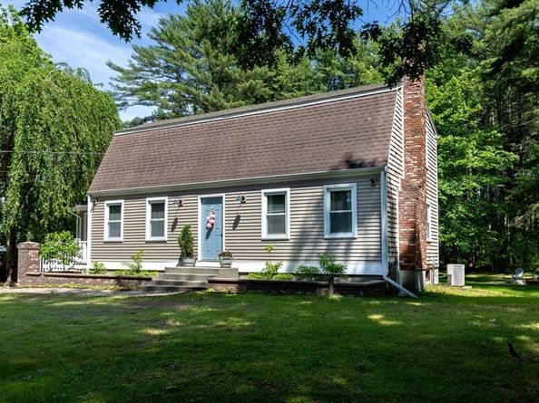 178 Tremont St, Carver MA 02330