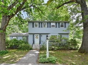 73 Hood Road, Tewksbury MA 01876
