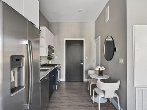 656 Saratoga 301, Boston MA 02128