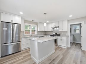 28 W Prescott St, Westford MA 01886