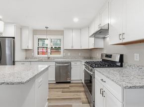 28 W Prescott St, Westford MA 01886