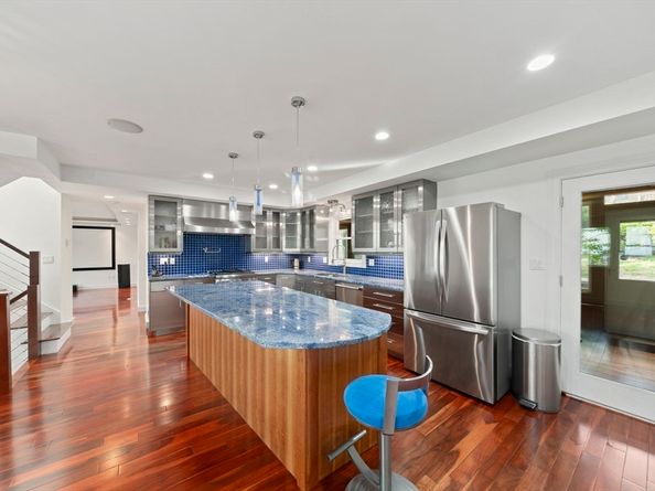 122 Parke Ave, Quincy MA 02171