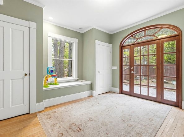 17 Wellesley Street, Weston MA 02493
