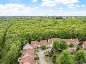 5 Vine Brook Way 5, Woburn MA 01801