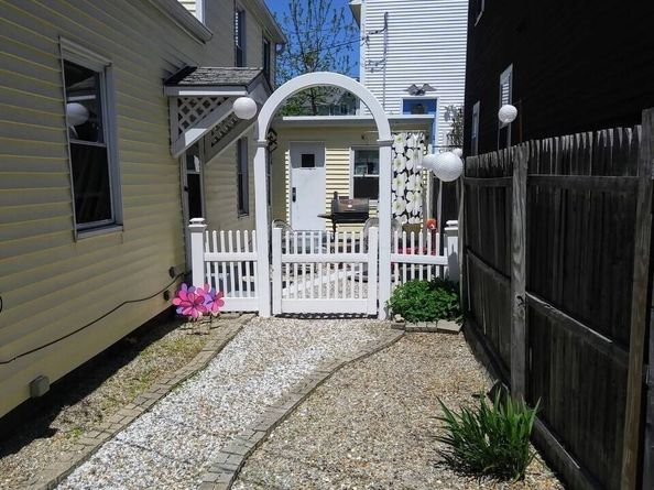 4 Lewis Ct, Gloucester MA 01930