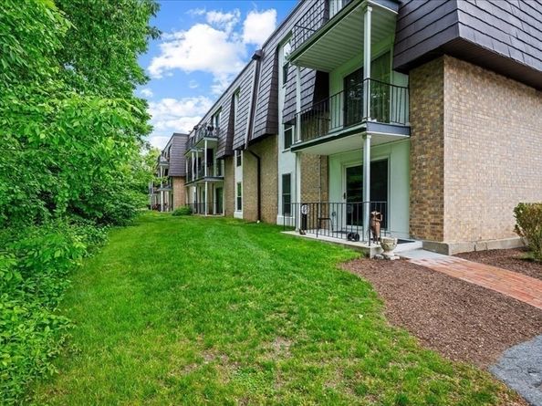 23 Shadowbrook Ln 10, Milford MA 01757