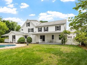 24 Oak Ave, Leominster MA 01453
