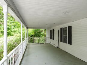 24 Oak Ave, Leominster MA 01453